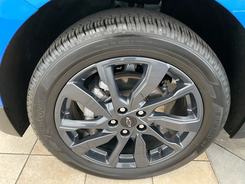 Used 2024 BLUE Chevrolet RS image 33