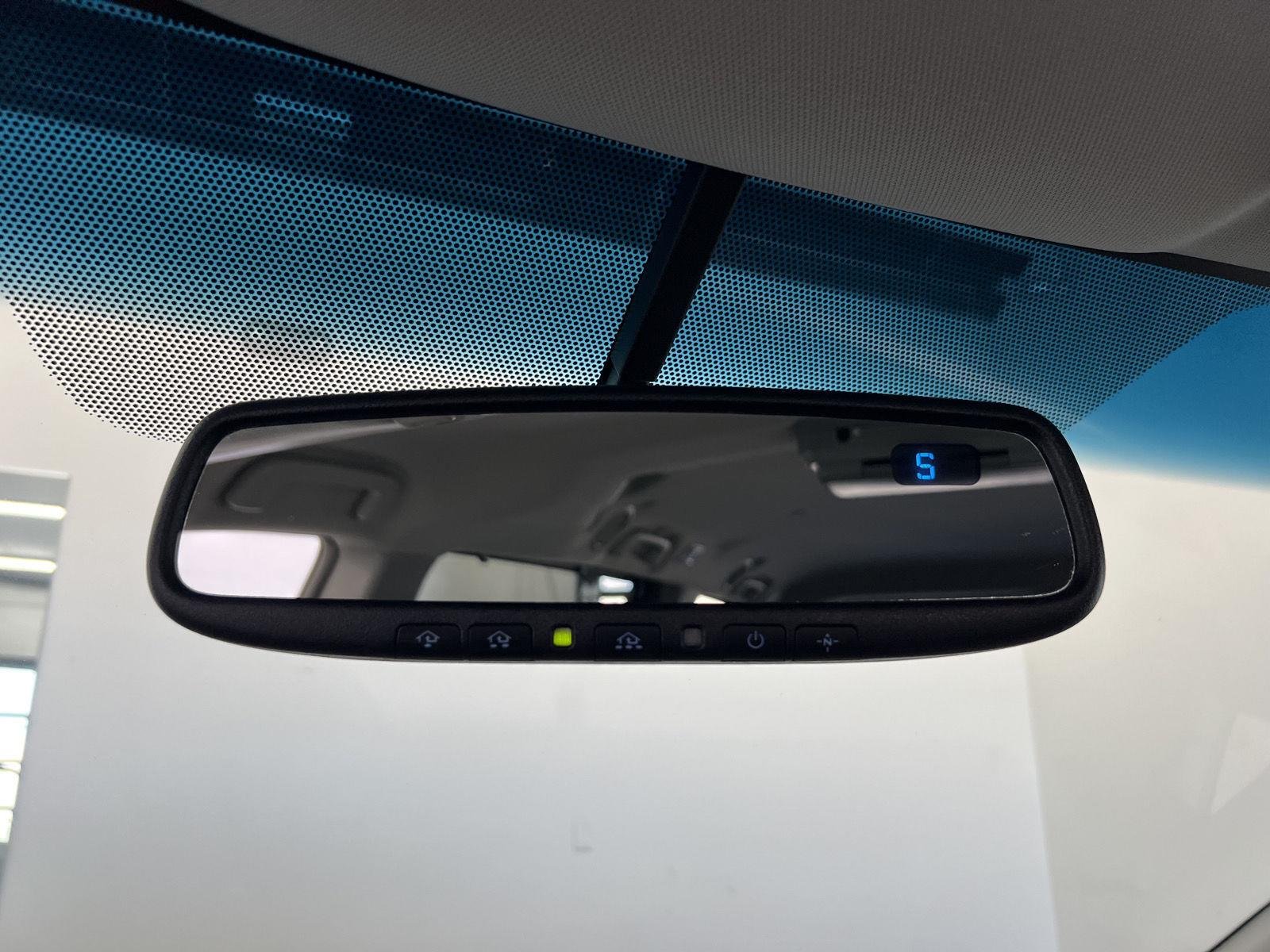2016 Toyota Sienna LE - Photo 21