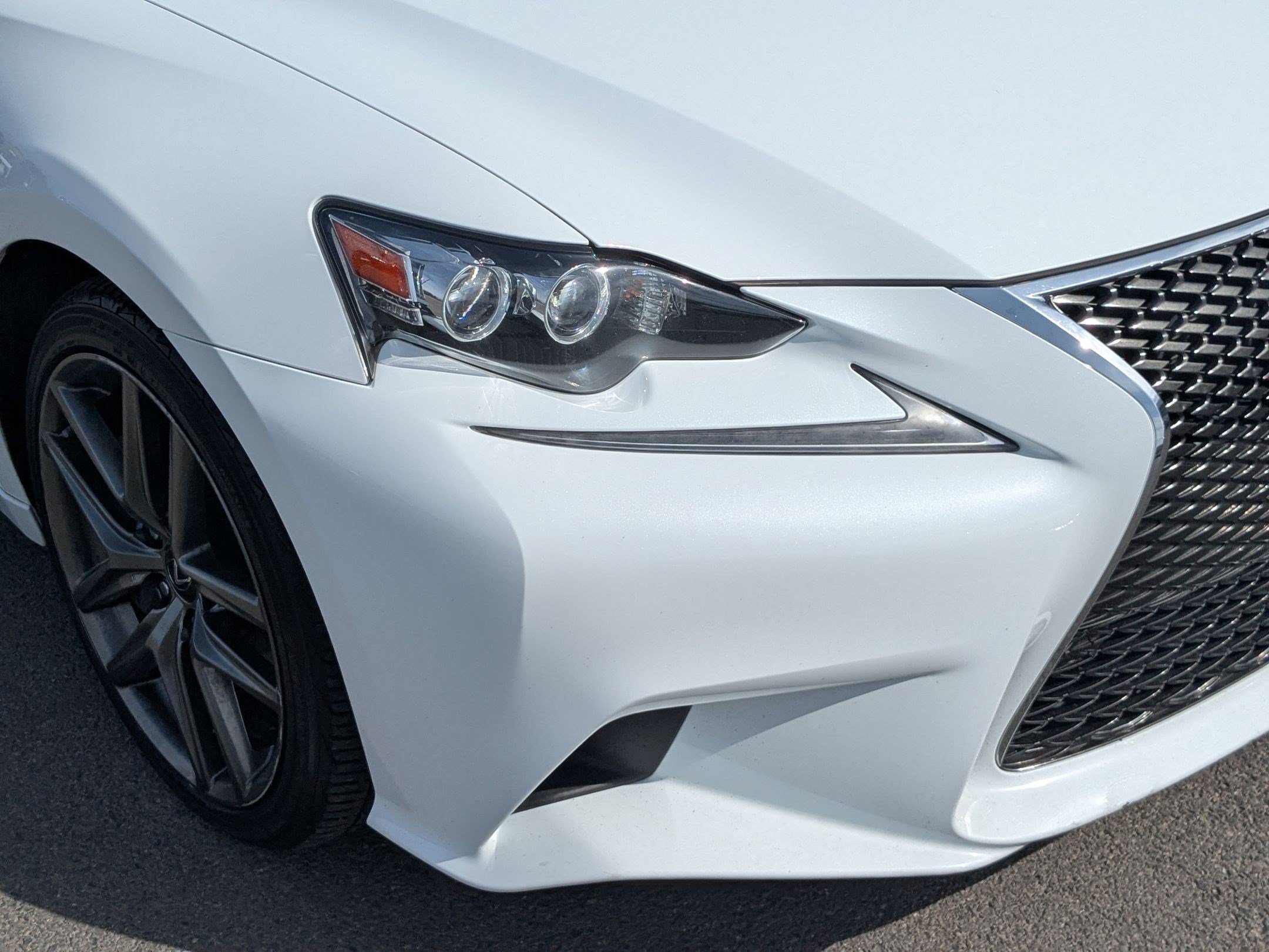 Used 2015 Ultra White Lexus 350 image 10