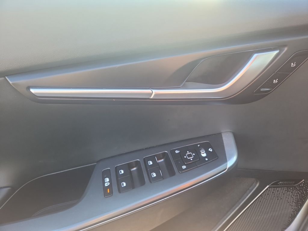 Used 2024 Gray Kia Wind image 11