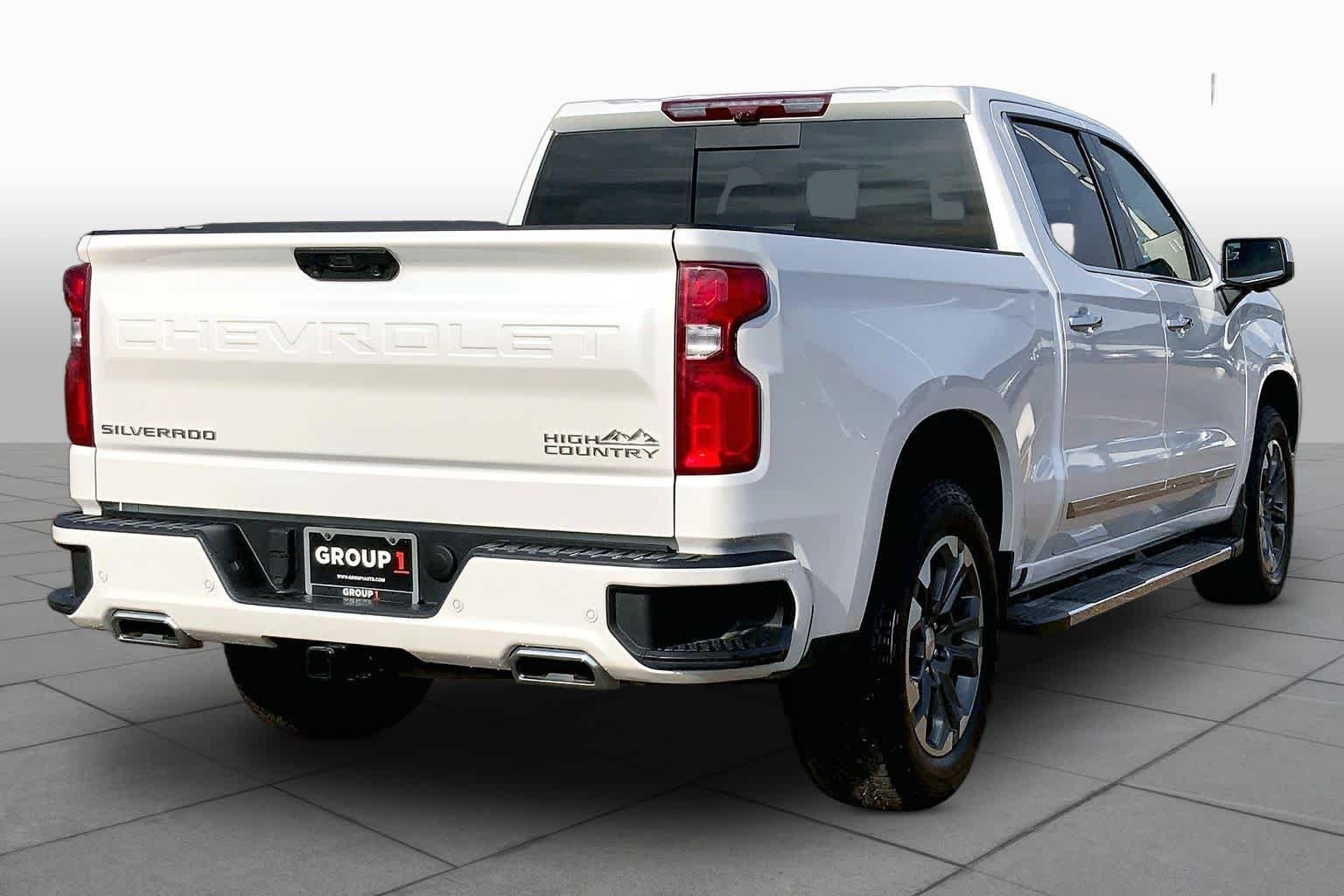 Used 2024 Iridescent Pearl Tricoat Chevrolet High Country image 13