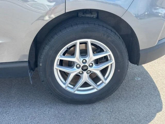 Used 2024 Carbonized Gray Metallic Ford  image 9