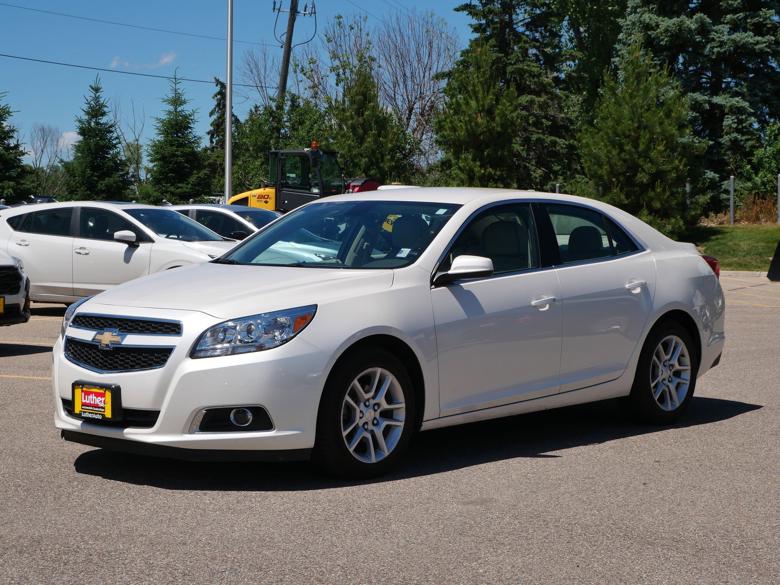 Used 2013 White Diamond Tricoat Chevrolet ECO image 3