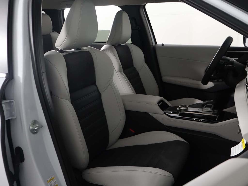 New 2026 White Mitsubishi SE 1.5T S-AWC image 32