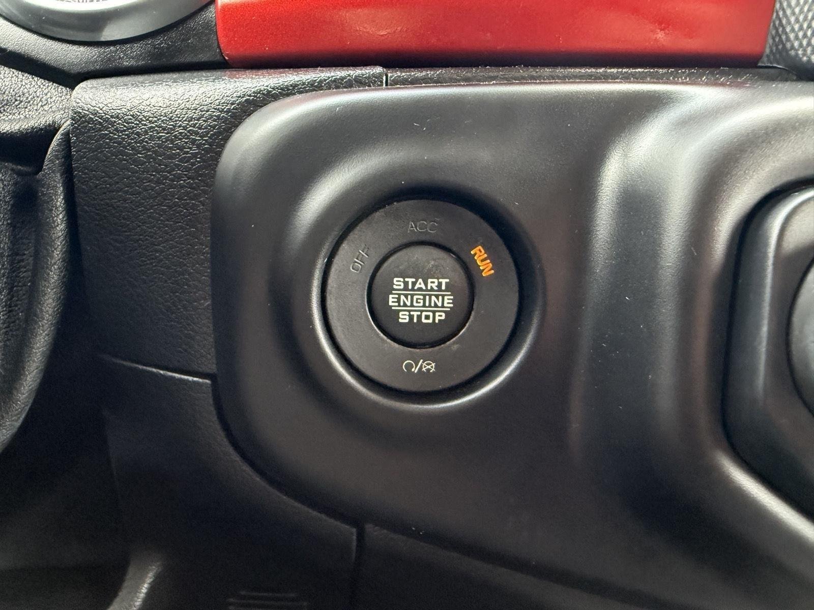 Used 2019 Granite Crystal Metallic Clearcoat Jeep Rubicon image 16