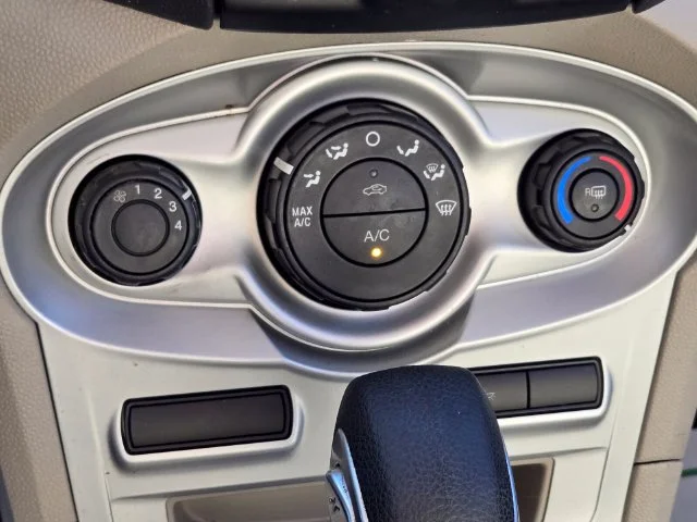 Used 2018 White Ford SE image 27