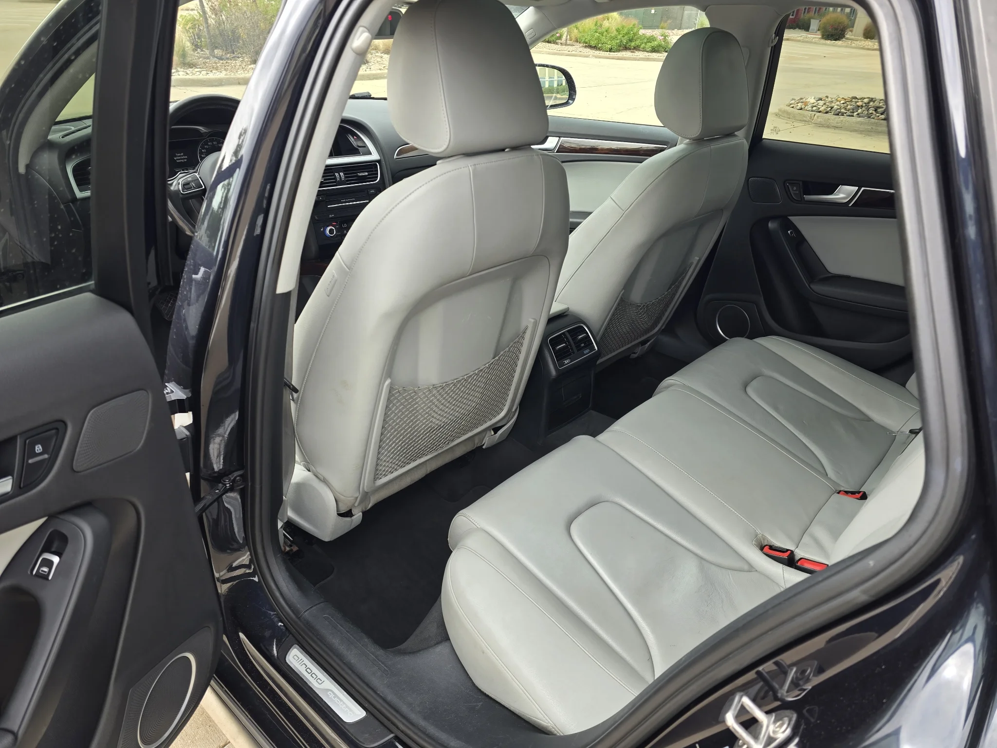 Used 2016 Moonlight Blue Metallic Audi Premium Plus image 15