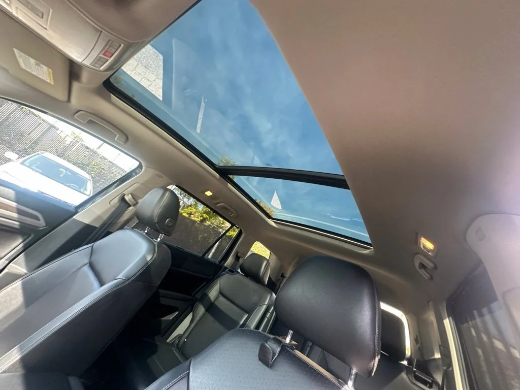 Used 2019 Black Volkswagen 3.6L V6 SE image 12