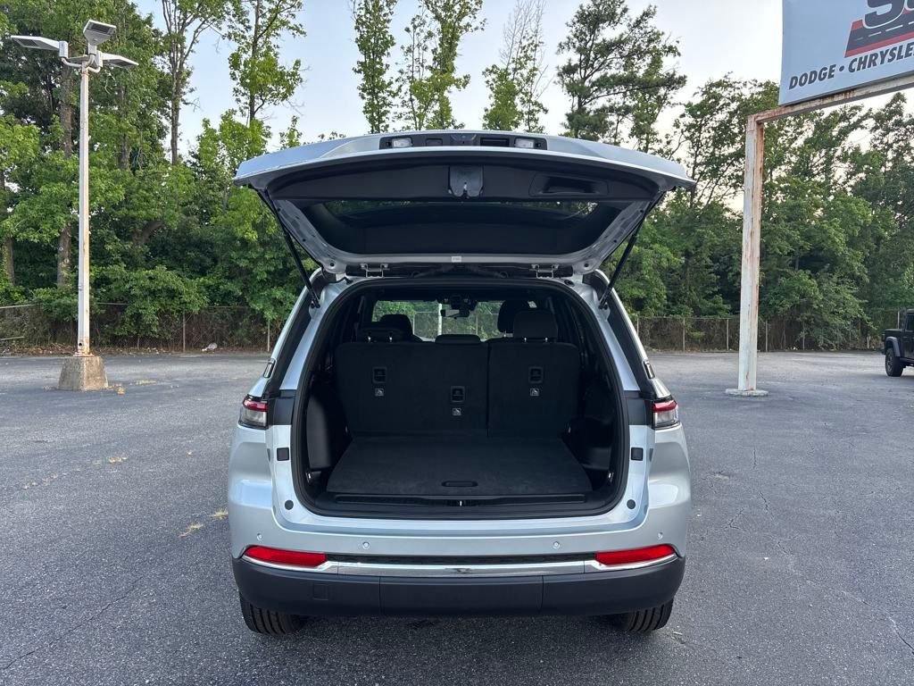 2024 Jeep Cherokee Limited 4xe photo 4