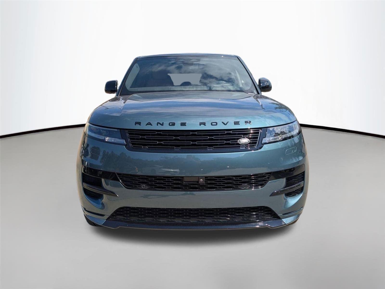 Used 2025 Giola Green Metallic Land Rover Dynamic SE image 2