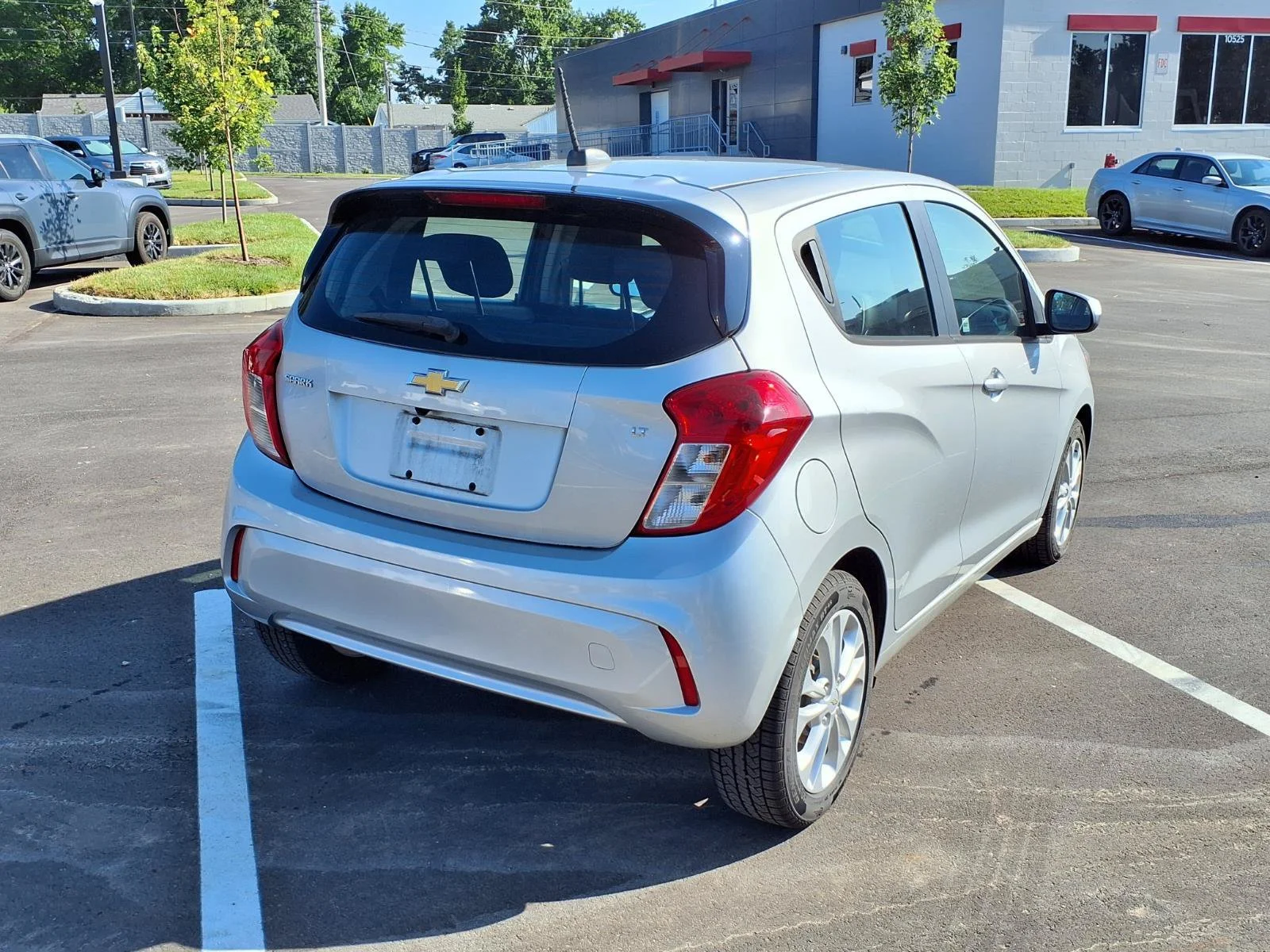 Used 2021 Silver Ice Chevrolet 1LT image 4