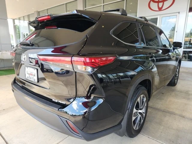Used 2023 Black Toyota XLE image 11