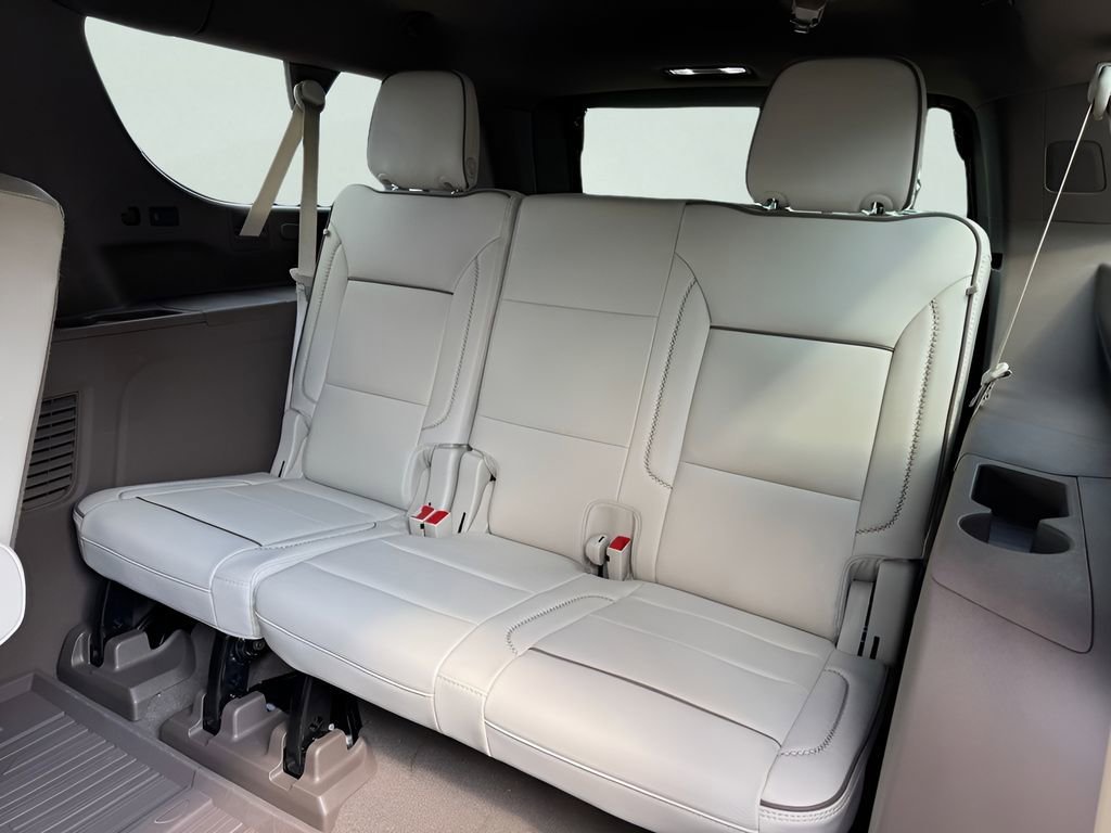 2026 GMC Yukon XL Denali - Photo 15