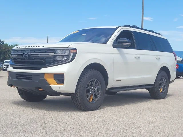 New 2025 White Metallic Ford Tremor image 37