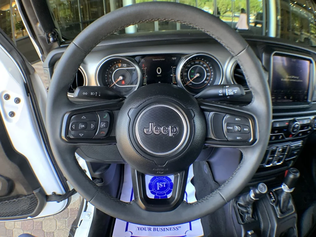 Used 2023 BRGHTWHT/BLACK Jeep Willys image 14