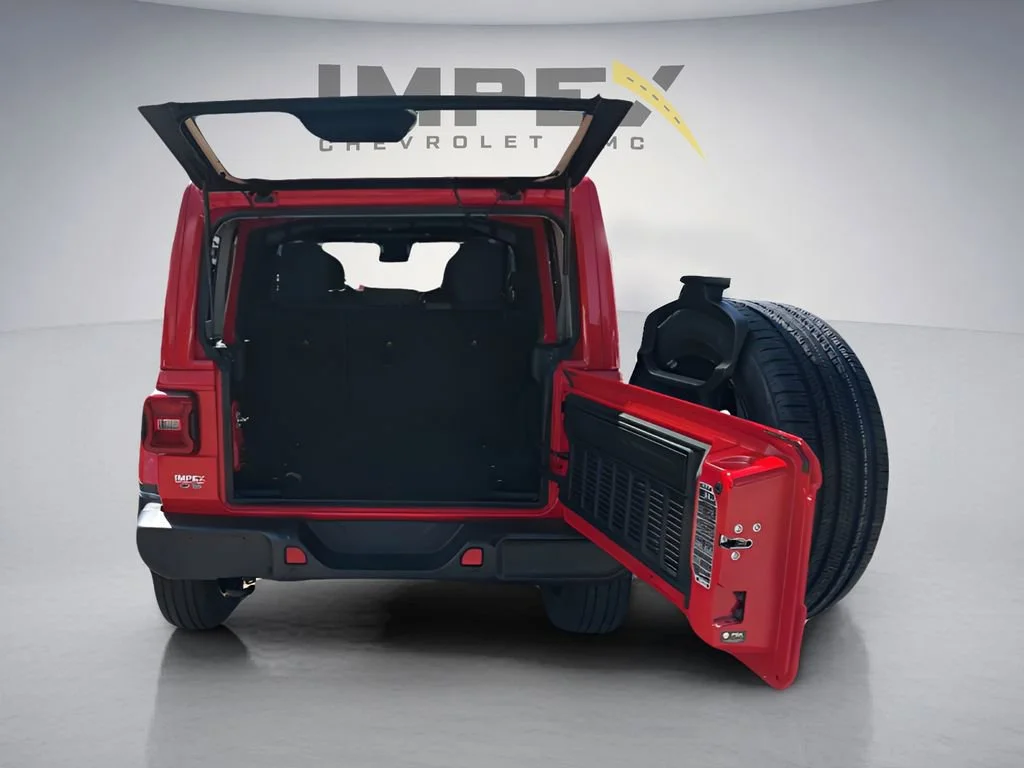 Used 2025 Red Jeep Sahara image 28