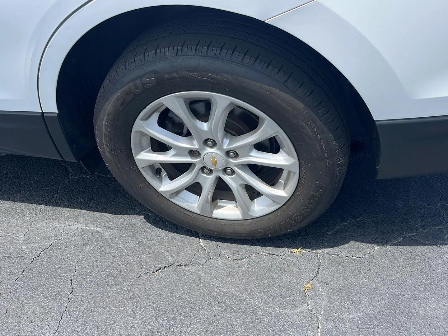 Used 2018 SUMMIT WHITE Chevrolet LT image 32