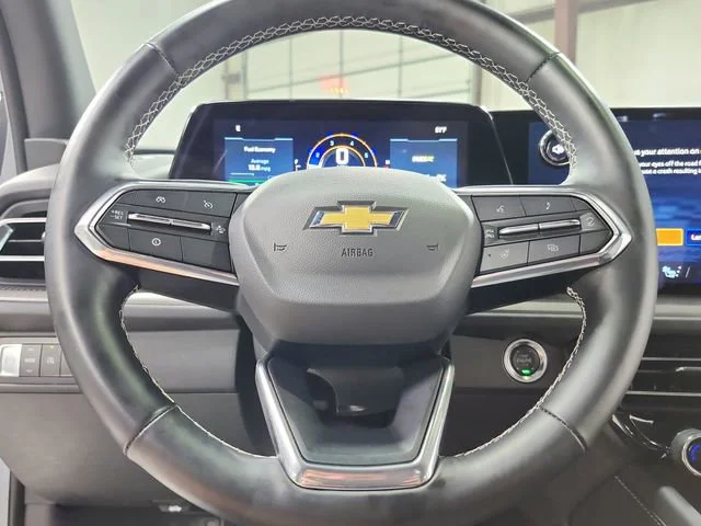 Used 2025 Sterling Gray Metallic Chevrolet LT image 22