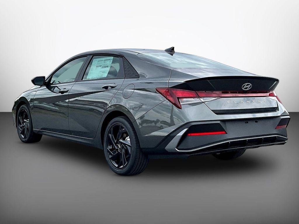 New 2026 Gray Hyundai SEL Sport image 4