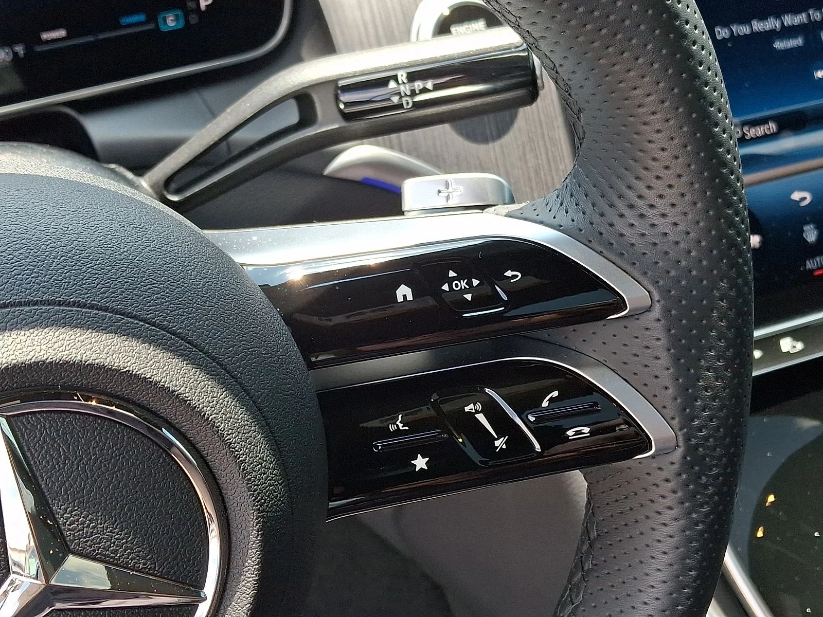 Used 2025  Mercedes-Benz GLC 300 Coupe image 22