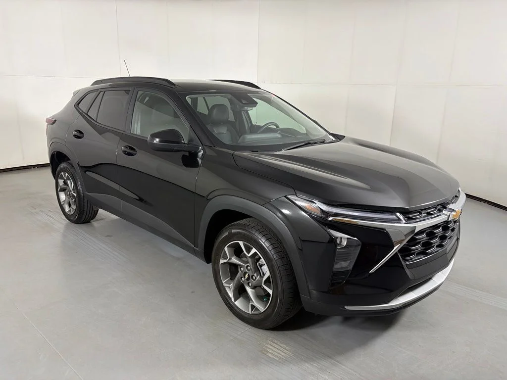 Used 2025 Black Chevrolet LT image 2