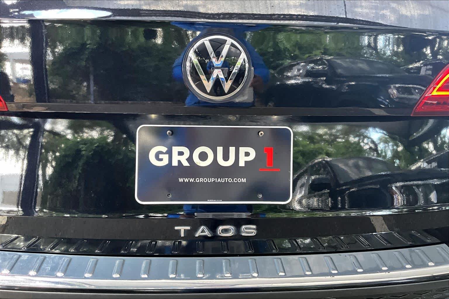 Certified Used 2022 Deep Black Pearl Volkswagen SE image 33