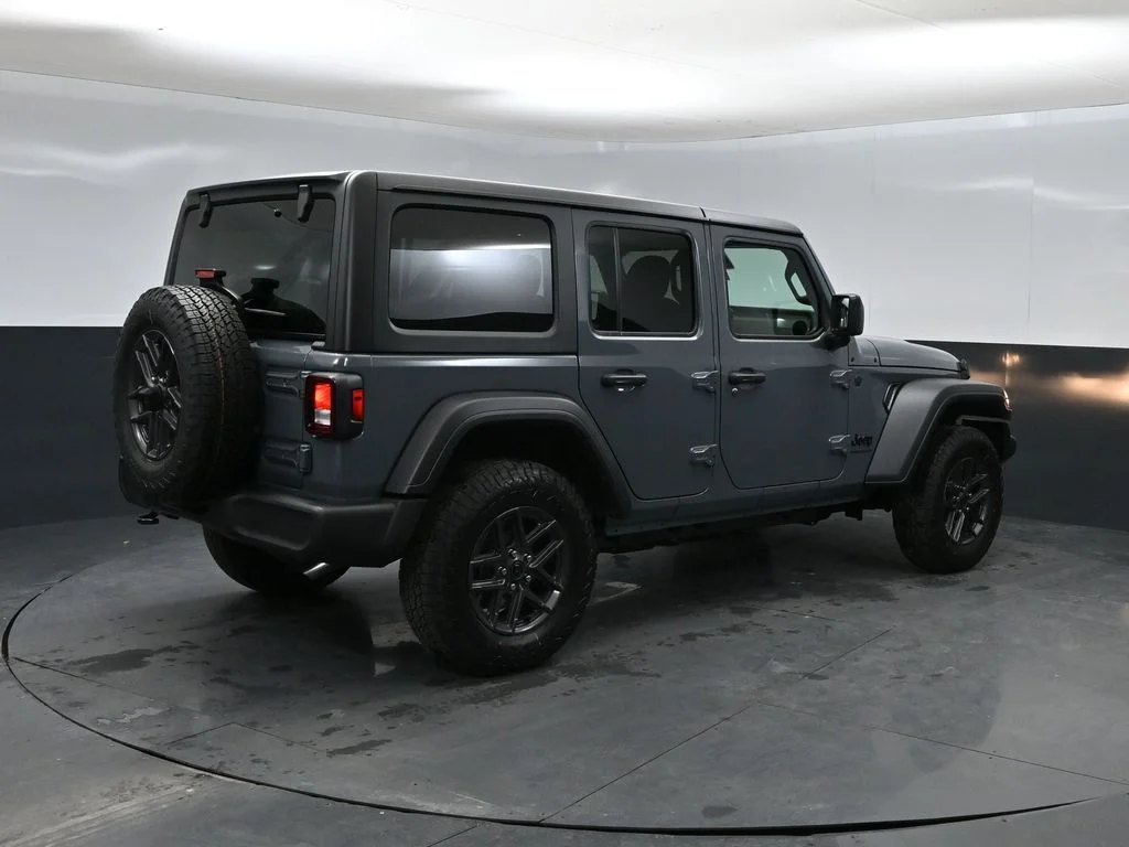 New 2026 Anvil Clearcoat Jeep Sport S image 2