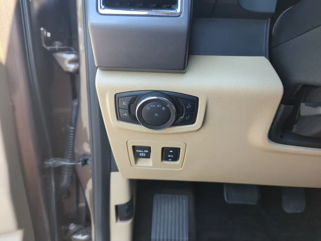 Used 2015  Ford XLT image 19