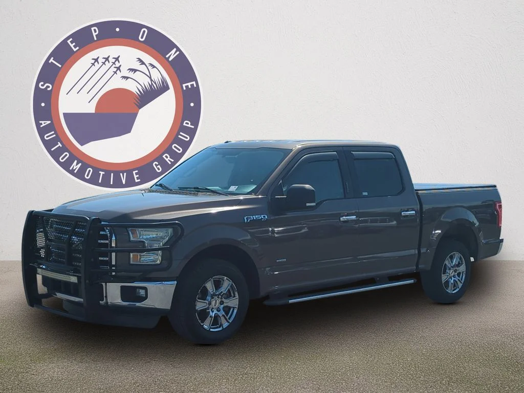 Used 2015  Ford XLT image 2