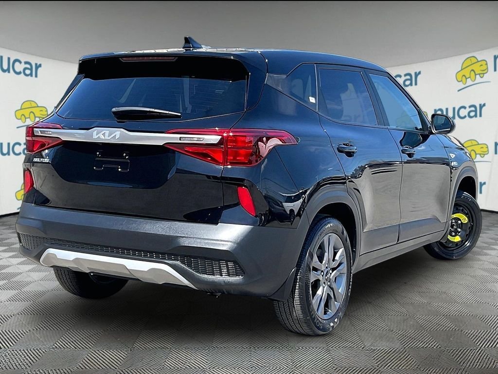 Used 2023 Black Kia LX image 6
