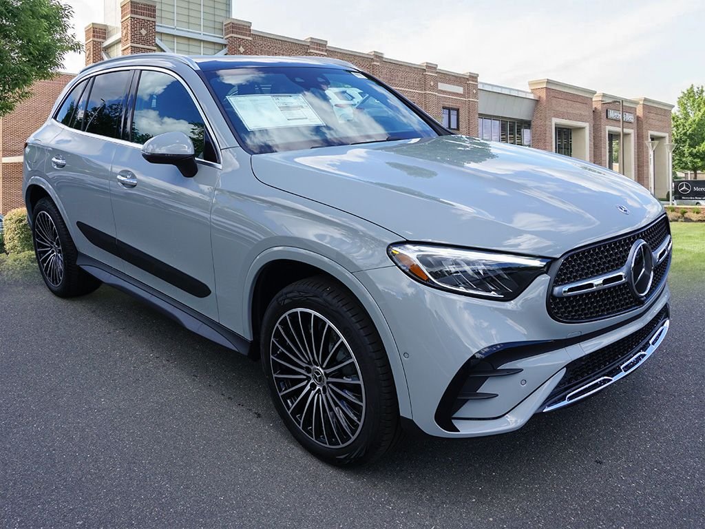 2025 Mercedes-Benz GLC Base - Photo 2