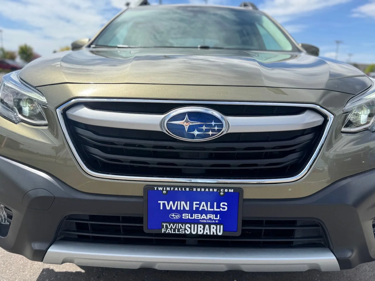 Used 2022 Autumn Green Metallic Subaru Limited image 54
