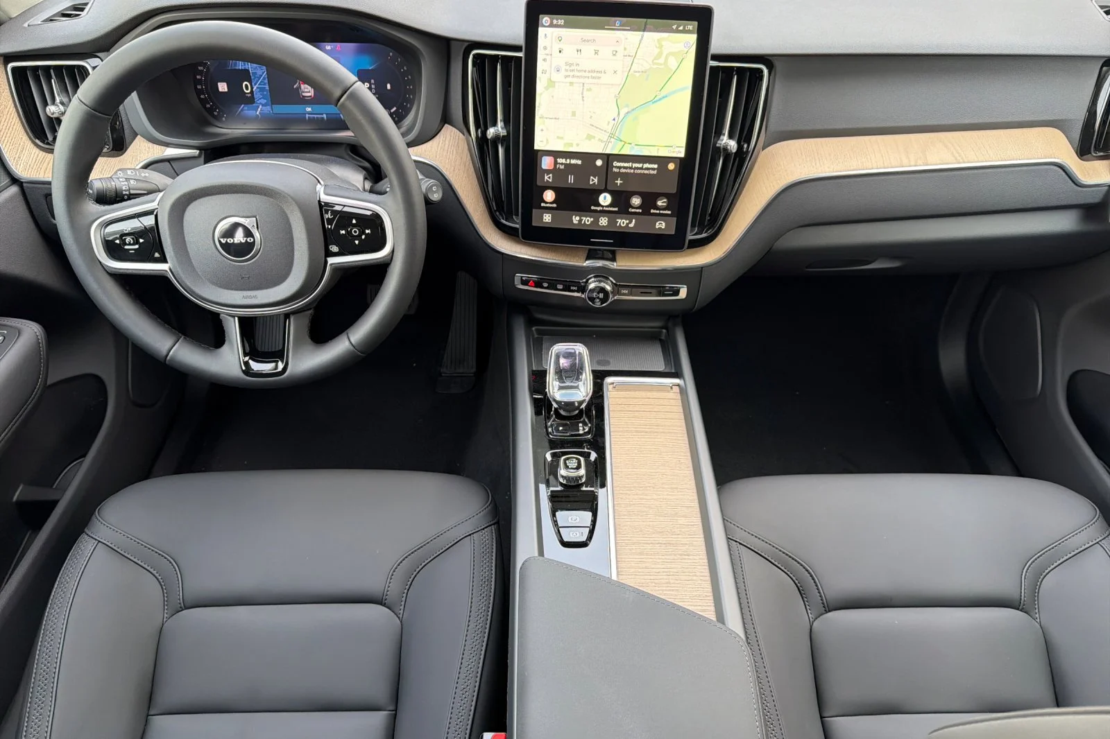 New 2026 CRYSTAL WHITE Volvo Plus image 9