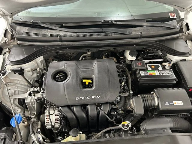 Used 2018 Silver Hyundai SEL image 21