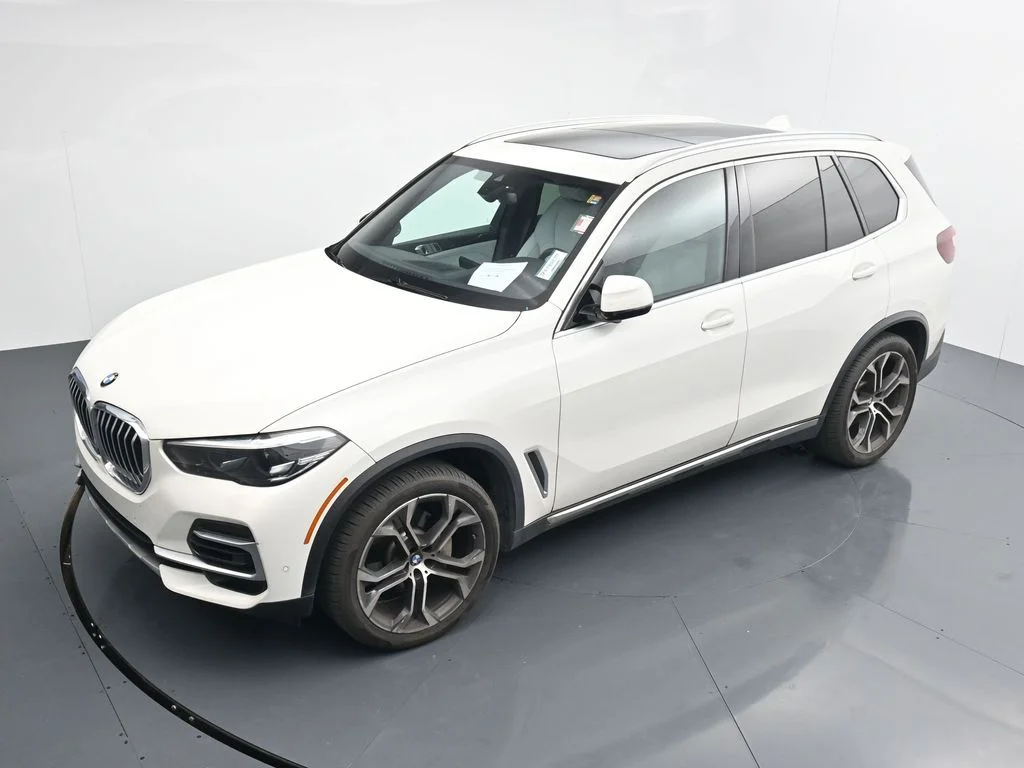 Used 2023 White BMW xDrive40i image 11