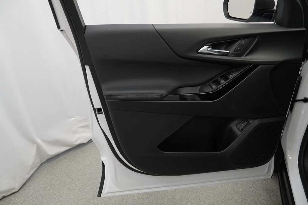 New 2026 Summit White Chevrolet LT image 22