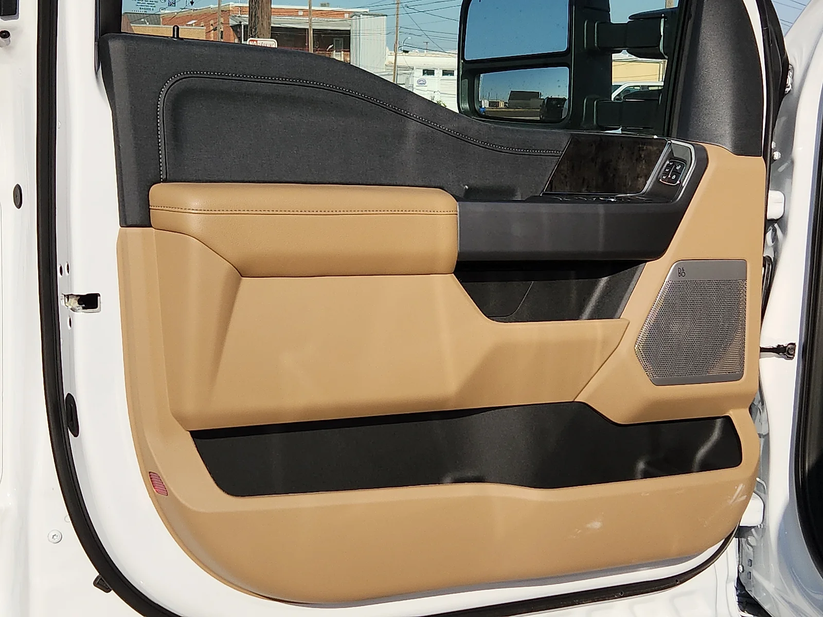 New 2026 Oxford White Ford Lariat image 14