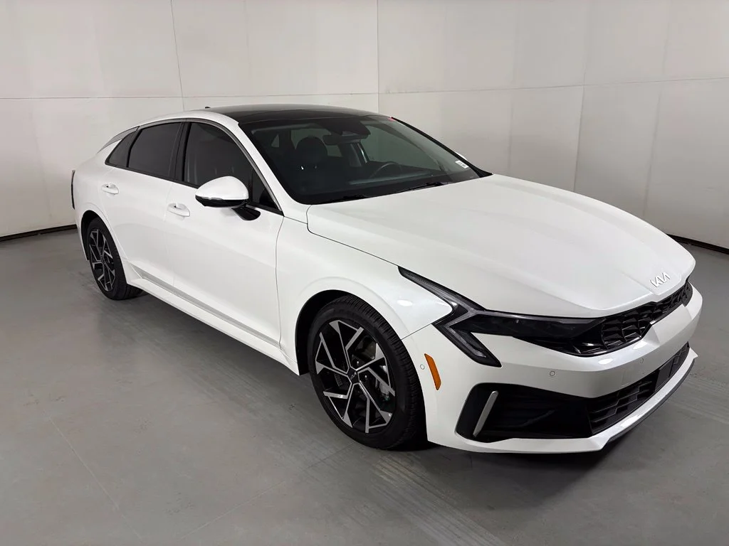 Used 2025 White Kia EX image 2