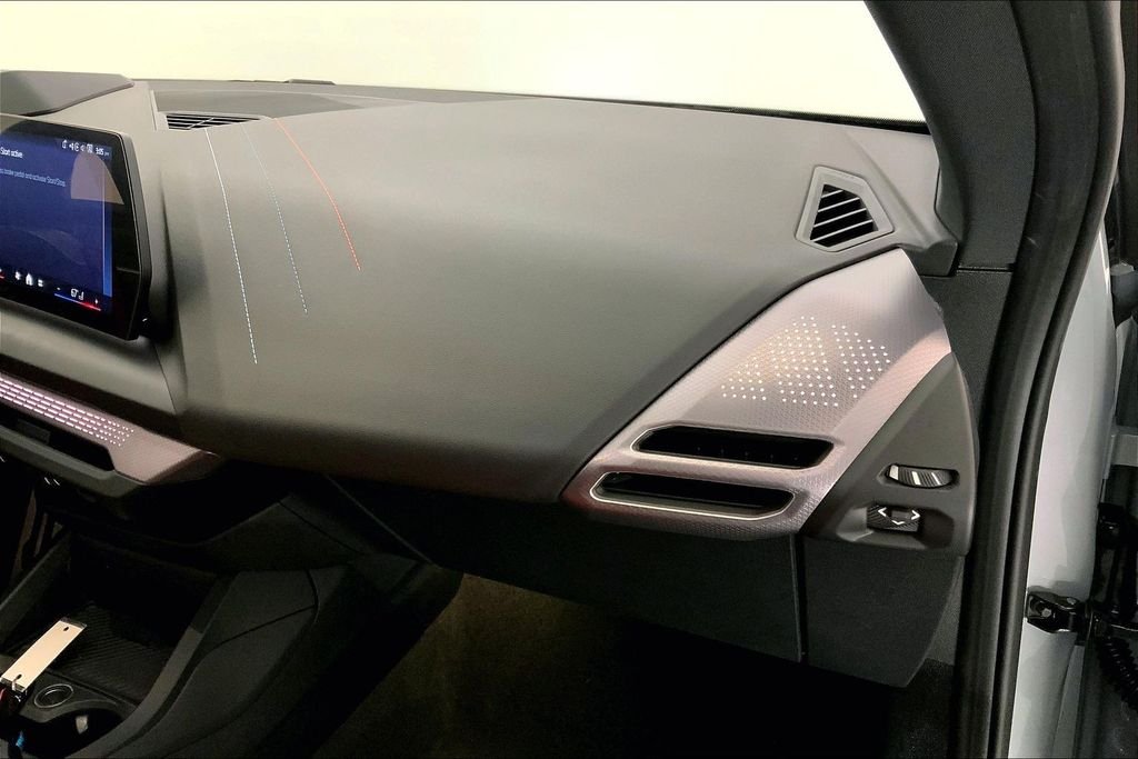 Used 2025 Brooklyn Grey Metallic BMW  image 23