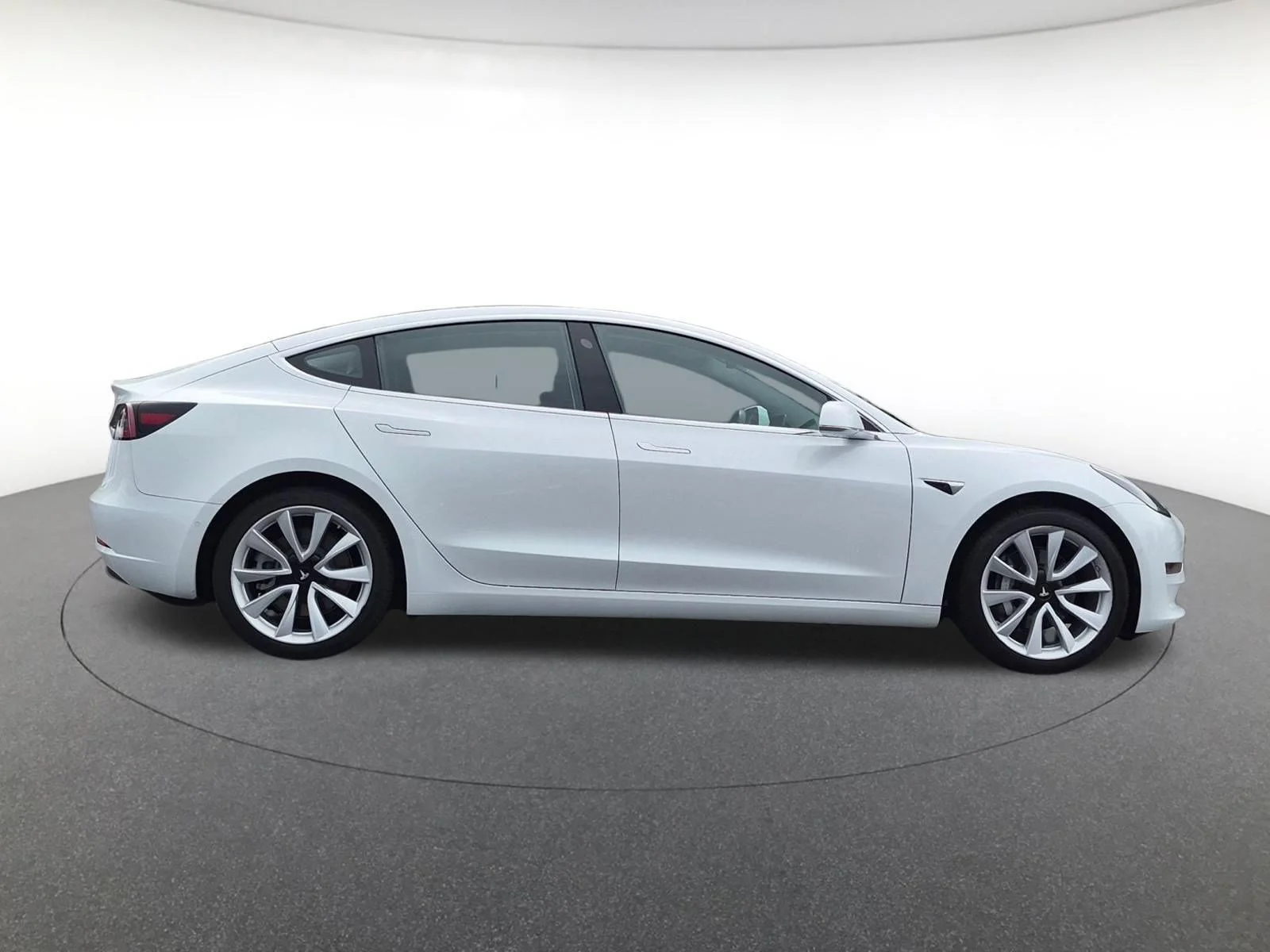 Used 2018 White Tesla Mid Range Battery image 4