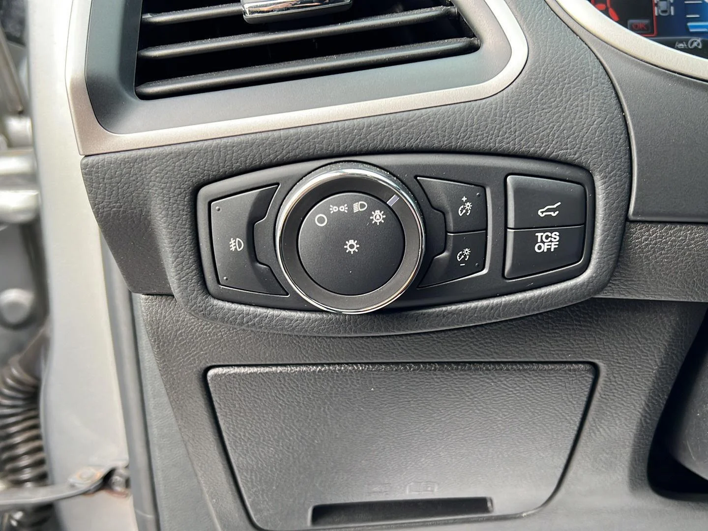 Used 2021 Iconic Silver Ford SEL image 18