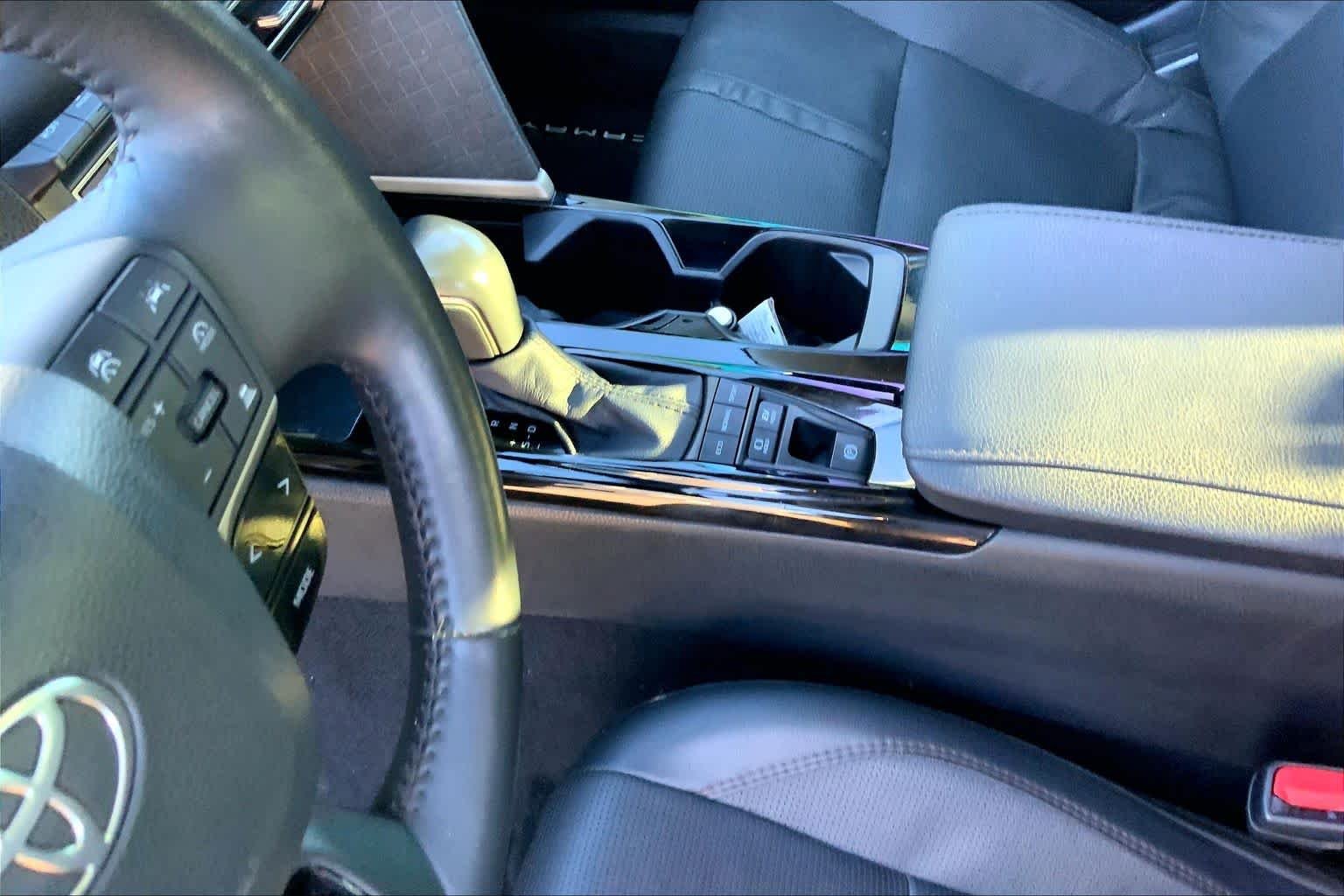 Used 2025 UNDERGROUND Toyota XLE image 17
