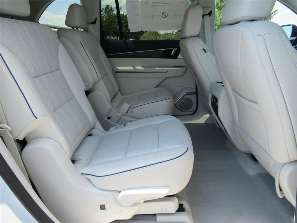 2026 Buick Enclave Avenir - Photo 32