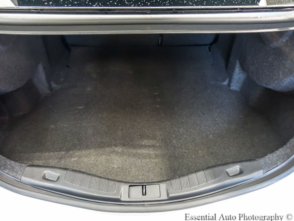 Used 2018 Ingot Silver Ford SE image 21