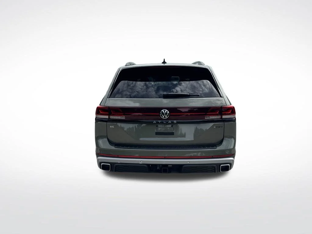 Used 2024 Green Volkswagen 2.0T Peak Edition SE w/Technology image 7