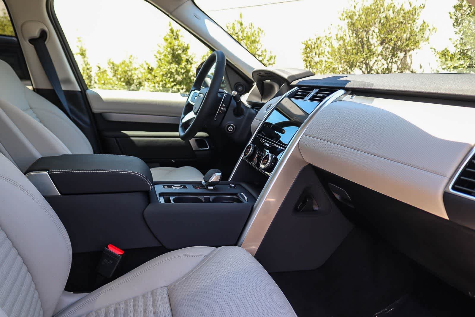 2026 Land Rover Discovery Gemini Edition - Photo 15