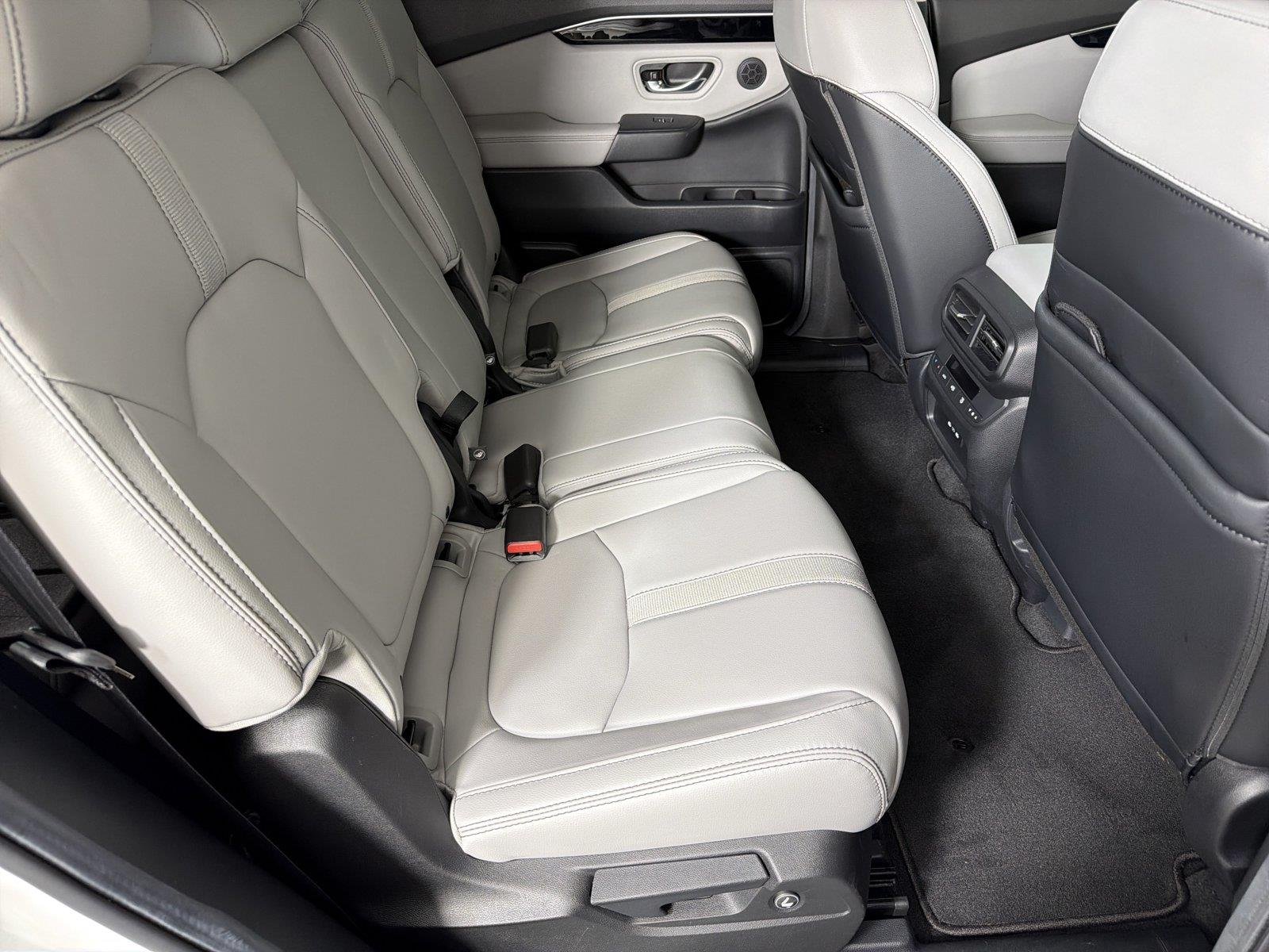 2025 Honda Pilot EX-L - Photo 13
