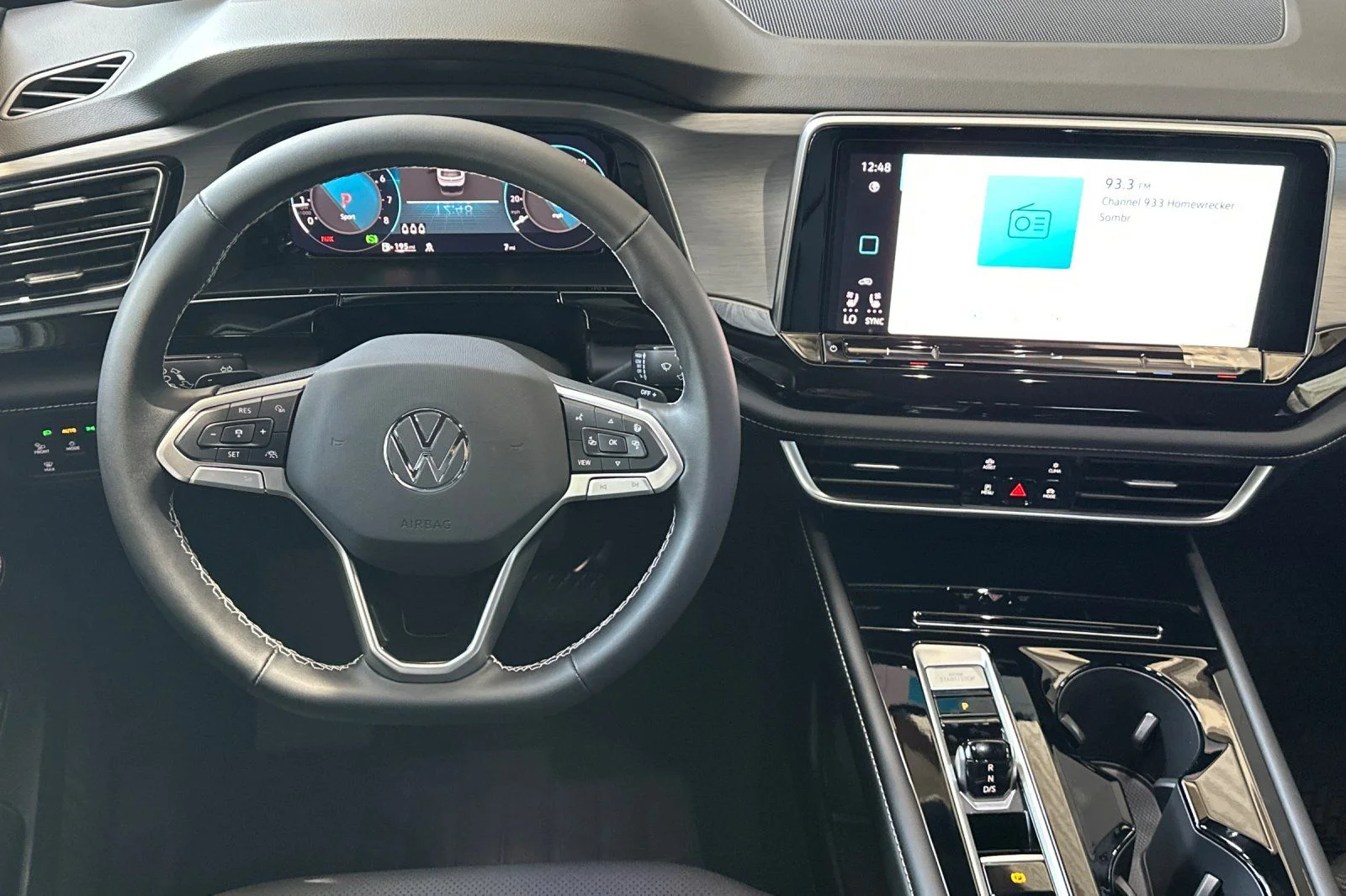 New 2026 White Volkswagen 2.0T SE w/Technology image 12