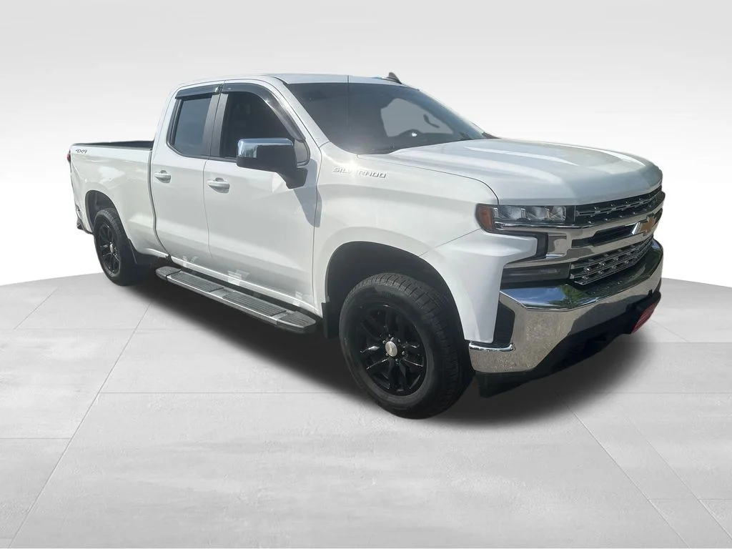 Used 2020 White Chevrolet LT image 30