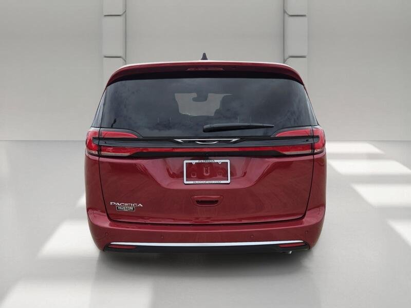New 2027 Red Hot Pearl-Coat Exterior Paint Chrysler SELECT FWD image 4